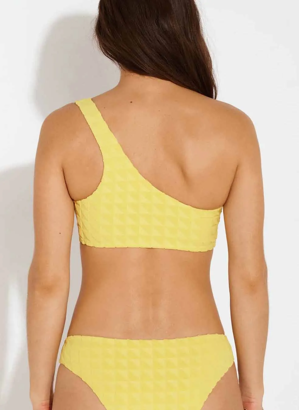 ALBERTINE CABOURG - Sujetador de bikini bandeau asimétrico en amarillo