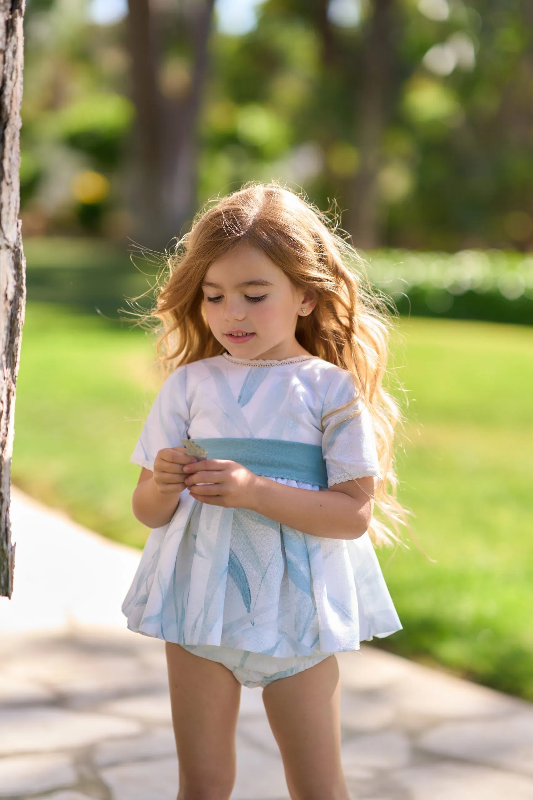 Vestido niña pequeña hojas verde agua